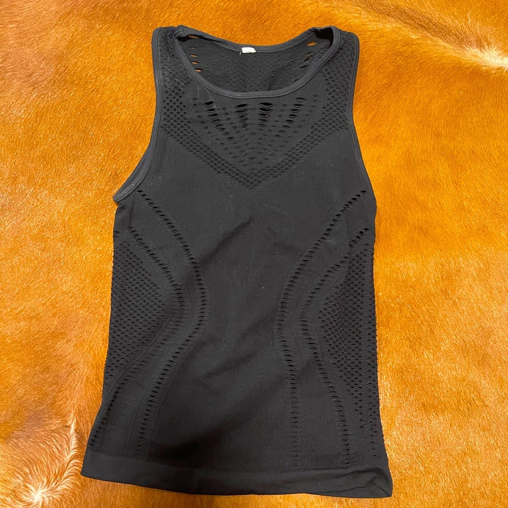 alo Yoga tank with laser cut details